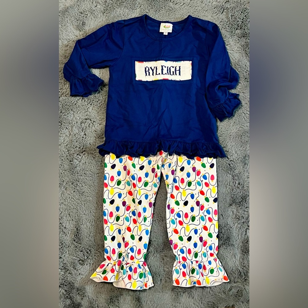 RYLEIGH Monogrammed Sweet Pea Smocks Christmas Outfit Size 5